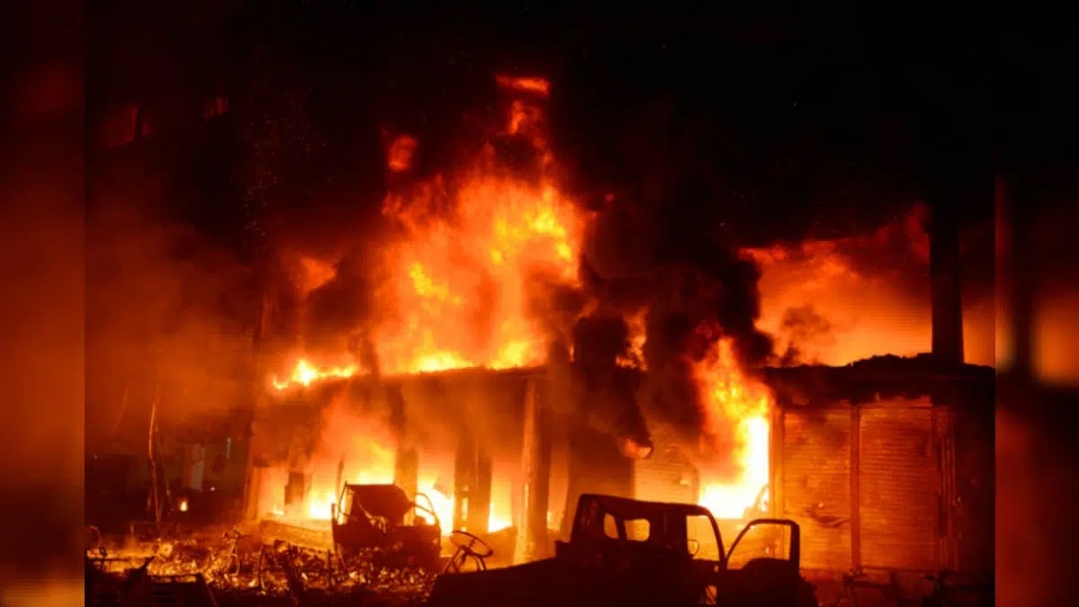 Fire Razes 25-Room Building In Lagos
