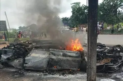 16 People Including Children Burnt