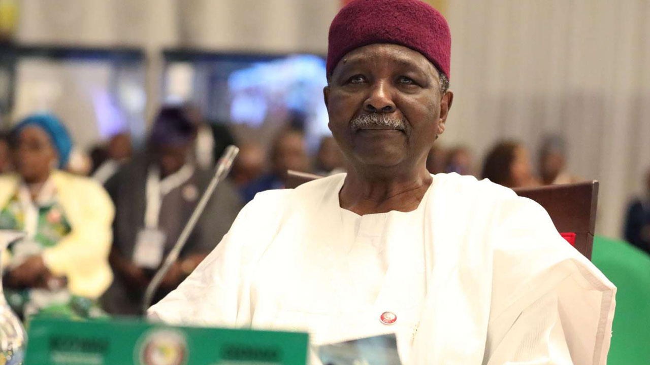 Yakubu Gowon Refuses To Speak In Hausa