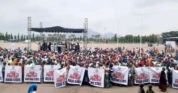 400 Nigerian women