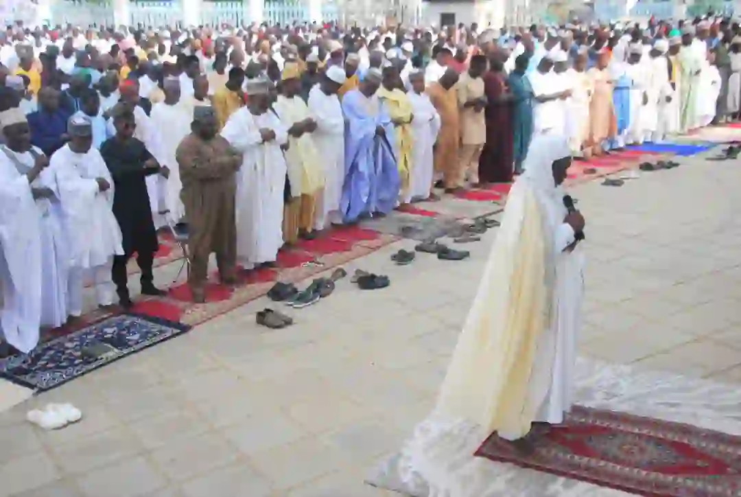 Eid el kabir Khutbah OUR WORD OUR BOND... Fuad Adeyemi Chief Imam Al-Habibiyyah Islamic Society